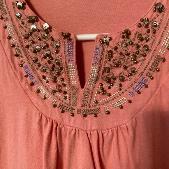 Size Medium Womens top Sara Morgan sequins on front - Picture 3 of 4